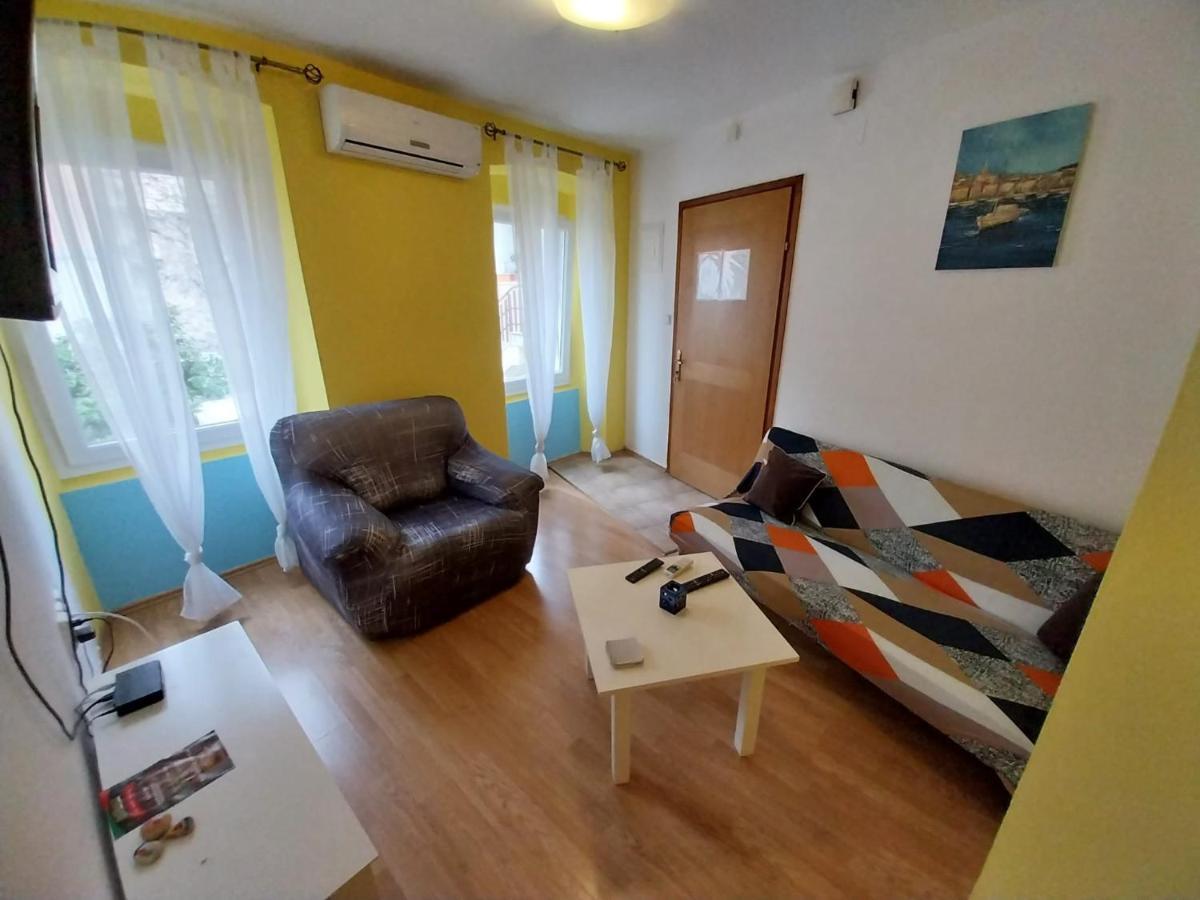 Apartmani Jadran Малий Лошинь Екстер'єр фото